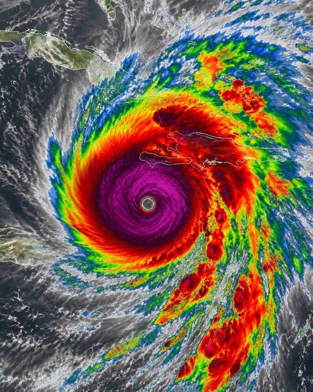 What to Do When a Major Hurricane Threatens Your Area