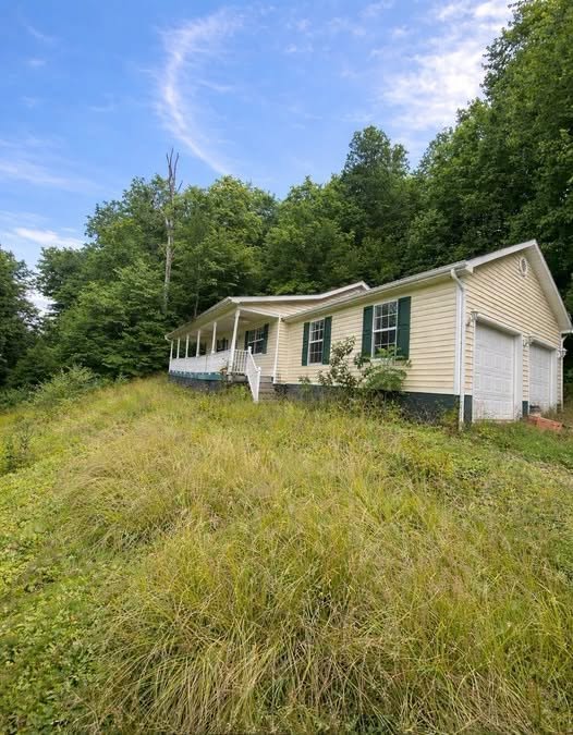 Enjoy Relaxed Single-Level Living in the Scenic Surroundings of West Virginia