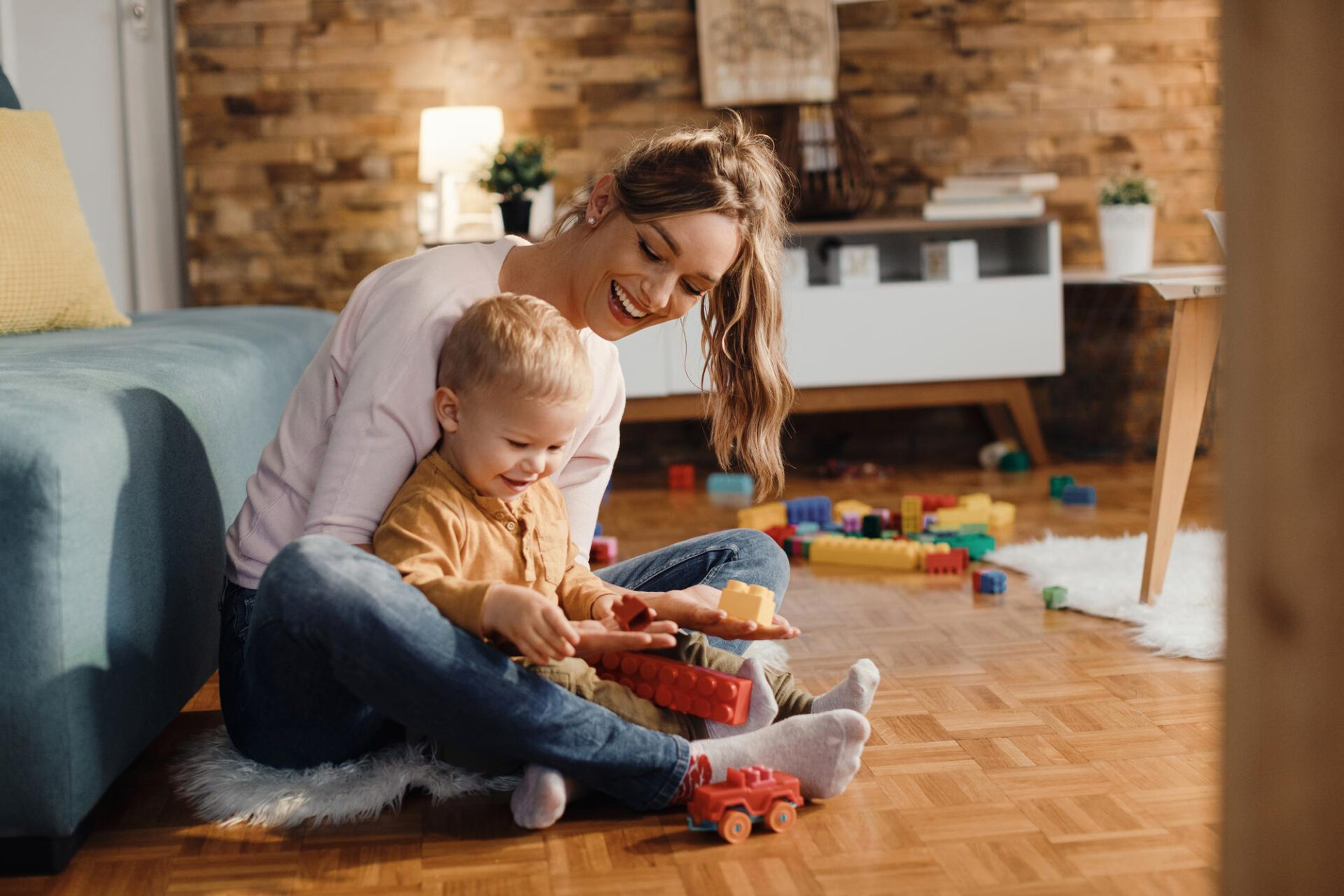 As My Plane Took Off, My Husband Realized I Had Left With Our Son — But He Had No Idea What I Sold Before I Went