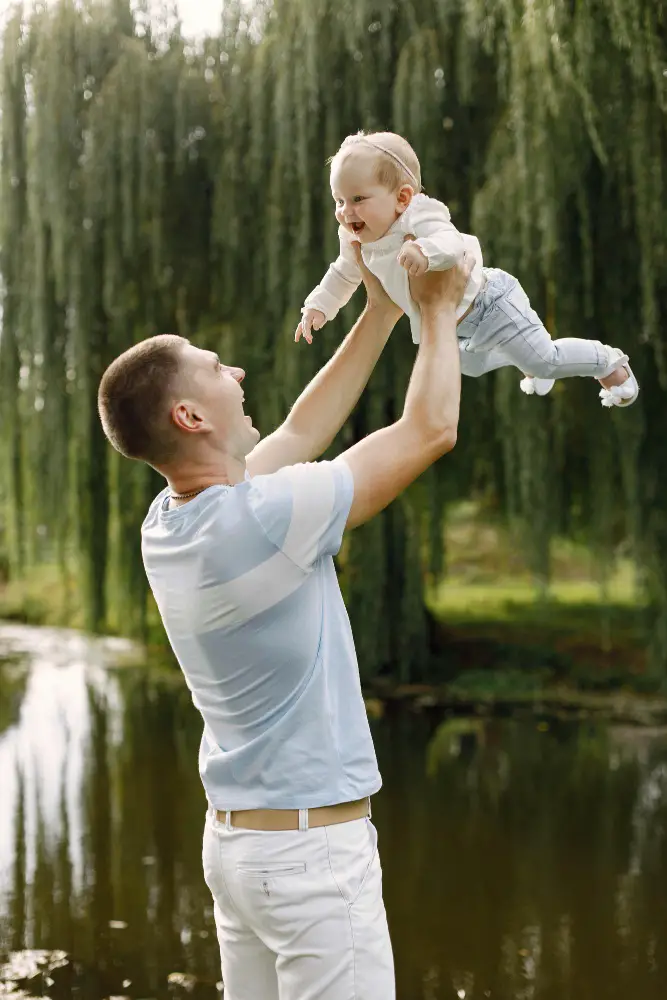 My Daughter Pointed at My Boss and Said, “Daddy’s There” — Then I Saw What Was Behind His Ear